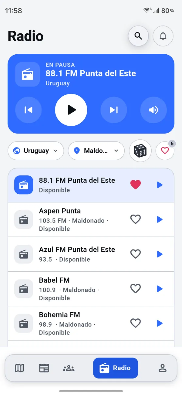 Pantalla Radio con emisoras de ejemplo y una sonando.